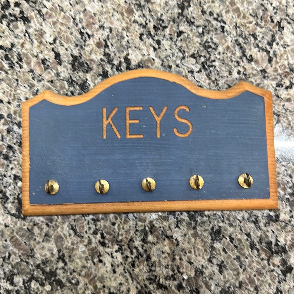 Key hanging plaque